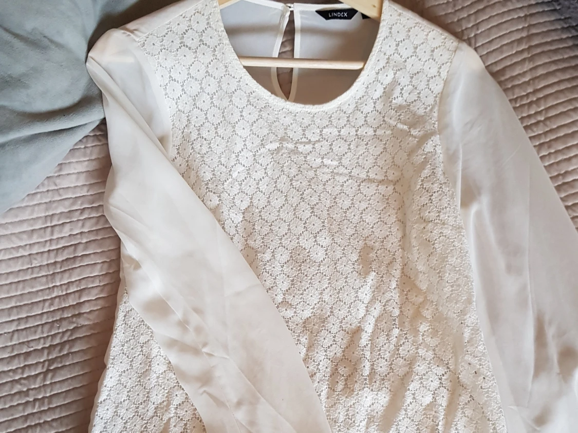 Söt vit sommsrblus!