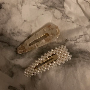 Hår klämmor  - Aldrig använda hår klämmor, jätte fina men inte min stil. 