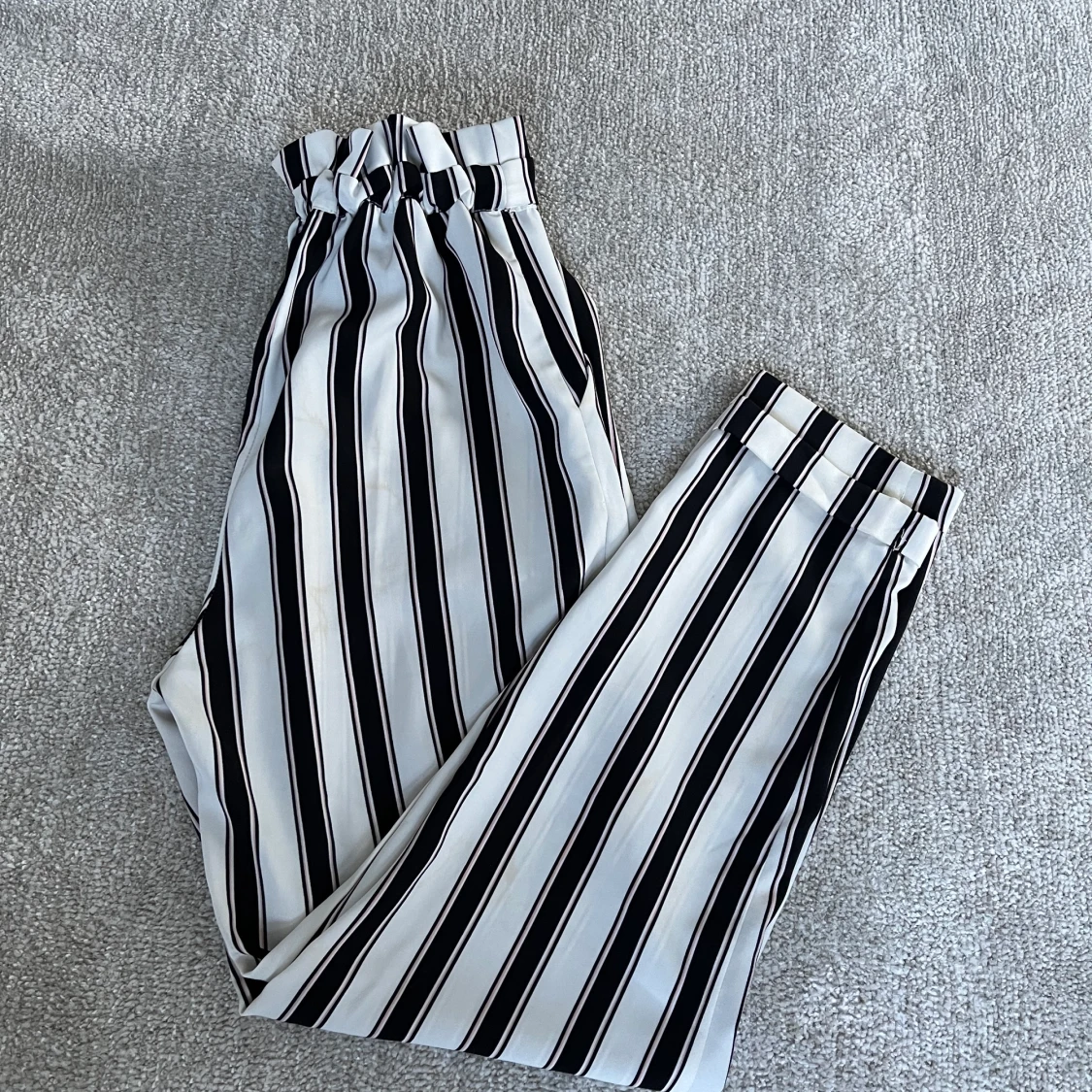 Randiga tunna byxor - 90