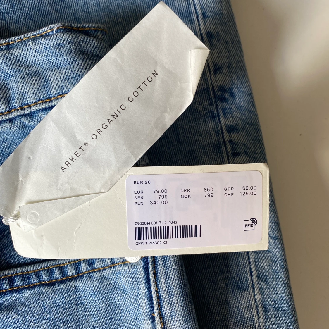 Arket jeans storlek 26 - 90