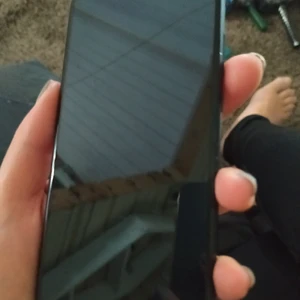 Huawei p20 lite 64gb - En spricka fram och en bak. Fungerar utmärkt. Ljusrosa 64gb