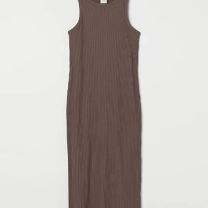 HM ribbad klänning🖤 - Helt ny i strl XS! Går ner till fotleden. 