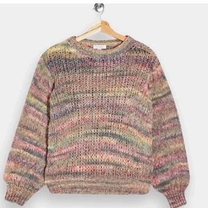 Stickad tröja - Så fin stickad tröja från ASOS. Helt oanvänd, nypris 450kr. Buda! HÖGSTA BUD: 370