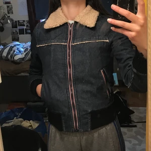 Jeansjacka - Superfin retro jeansjacka! Storlek 34/36