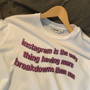 T-shirt - T-shirt med roligt citat, aldrig använd!