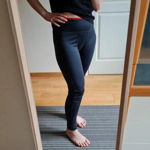 Adidas Originals leggings - Adidas Originals sports leggins. Waist 37 cm.