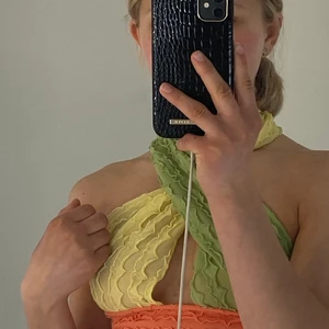 Sommar färgad topp - Så fin topp du han även ha den på andra sätt men lite stor för mig väldigt stretchig 