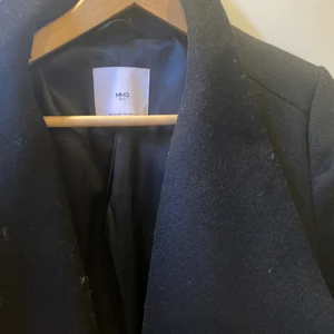 Kappa - Helt ny kappa från Mango använd få tal gånger. Nypris 1000kr