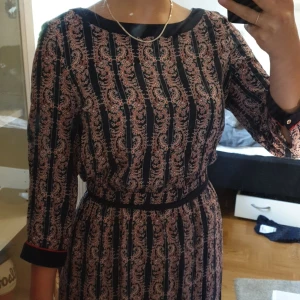 NO NAME klänning strl xs/s. Pris kan diskuteras. Kan mötas upp i linköping. - Fin och tunn  klänning med väldigt bra pass form, passar nu till sommaren när det är varmt, nästan helt oanvänd.