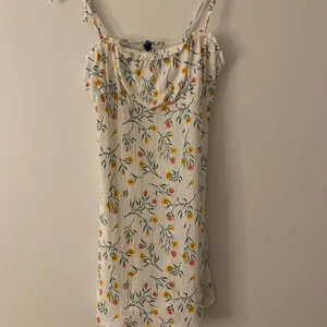 Klänning - Supersöt miniklänning från h&m 