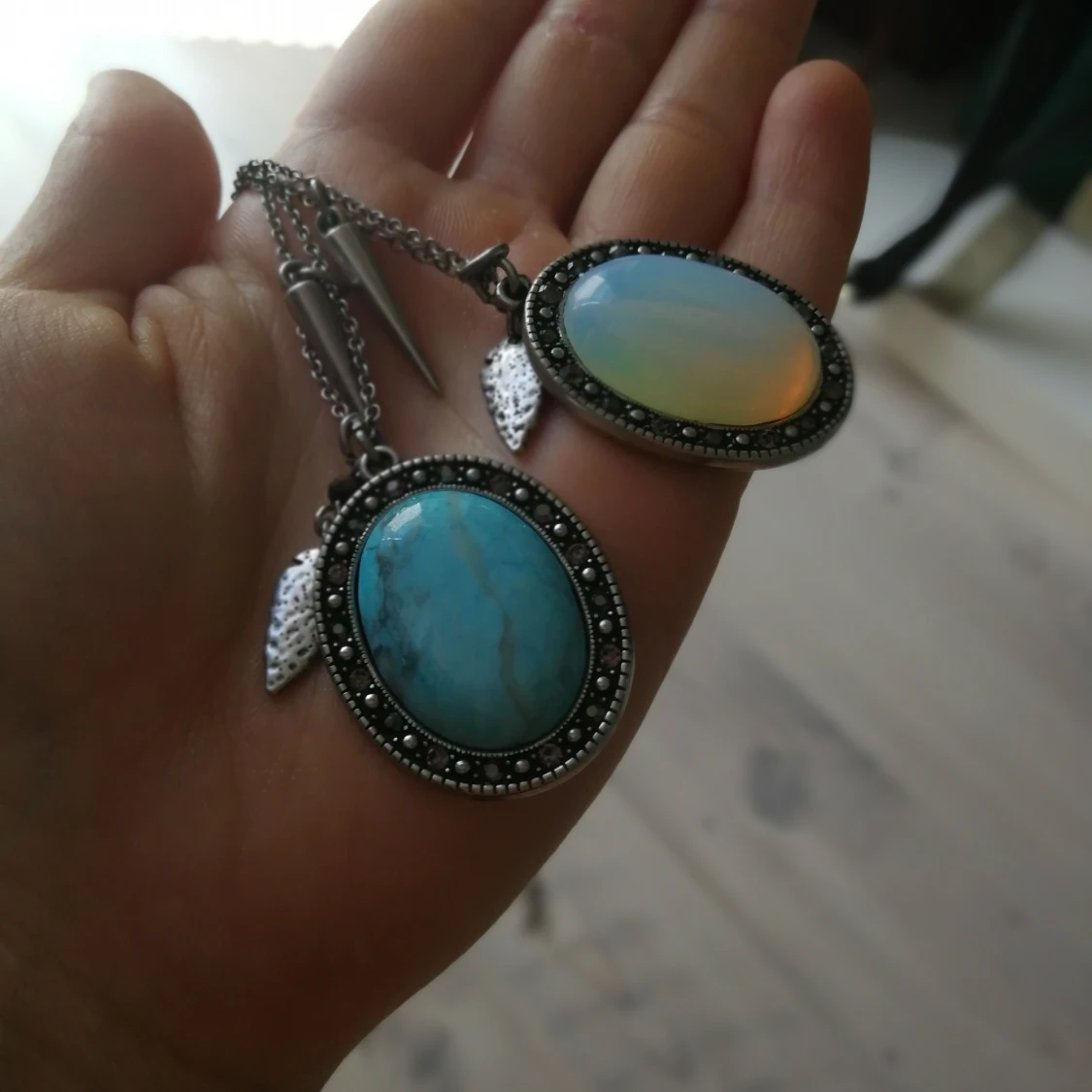 Halsband med opal och turkos sten - 91