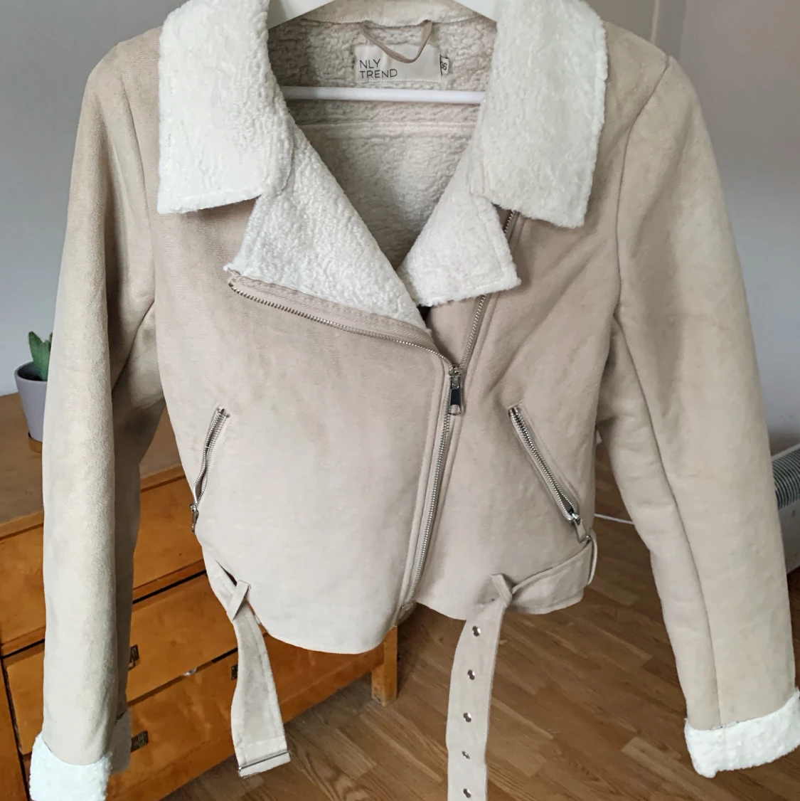 Jacka från Nelly strl 36