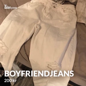 Jeans  - Jättefina rippade boyfriendjeans från pull&bear dock för små för mig 💕 storlek 40