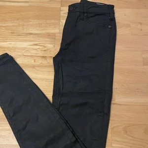 Svarta skinn croker skinny - Svarta skinn från jc ( crocker skinny)
