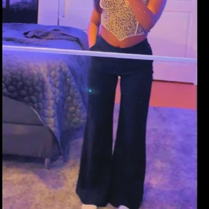 Kosteym byxor - Kosteymbyxor från Nelly, har använt den några gånger , super fina köpte den för 449kr Buda högsta pris