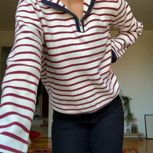 Mysig tröja till vår/sommar/höst 🌸 - Härlig tröja med dragkedja fram, hög krage som man kan vika ner fint 🌷