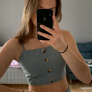 Topp  - Söt topp från Gina som tyvärr inte kommer till användning. Priset är inklusive frakt.