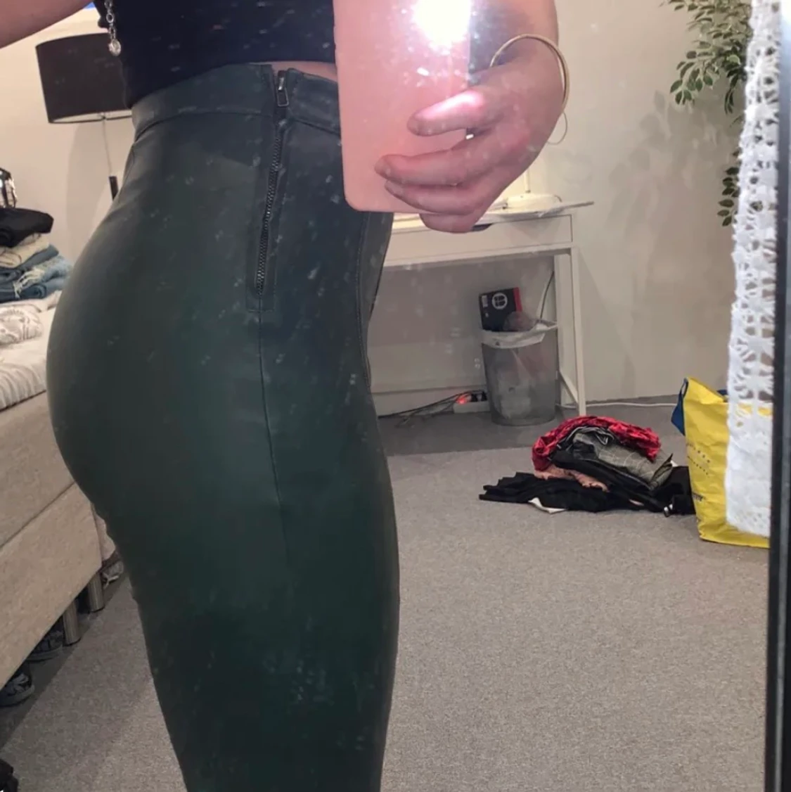 Gröna skinnbyxor - 91