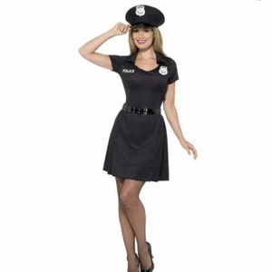 0 - Snart halloween!!🍂🎃🥂🥂🤩Säljer denna super snygga polis hatt, den sista bilden är min egna även bara kontakta mig om fler bilder💞frakten står köparen för (enbart bara hatten jag säljer)