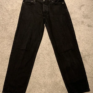 SWEET SKTBS JEANS - Hej! Säljer dessa sweet sktbs loose jeans då jag inte använder dem längre. Super sköna och snygga. Ganska använda men i bra skick. Storlek 31. Nypris 600kr. Köpare  står för fraken! Tar emot bud! Mvh Emil 