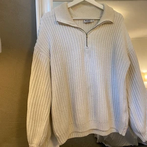 Stickad tröja  - Vit tröja från NAKD