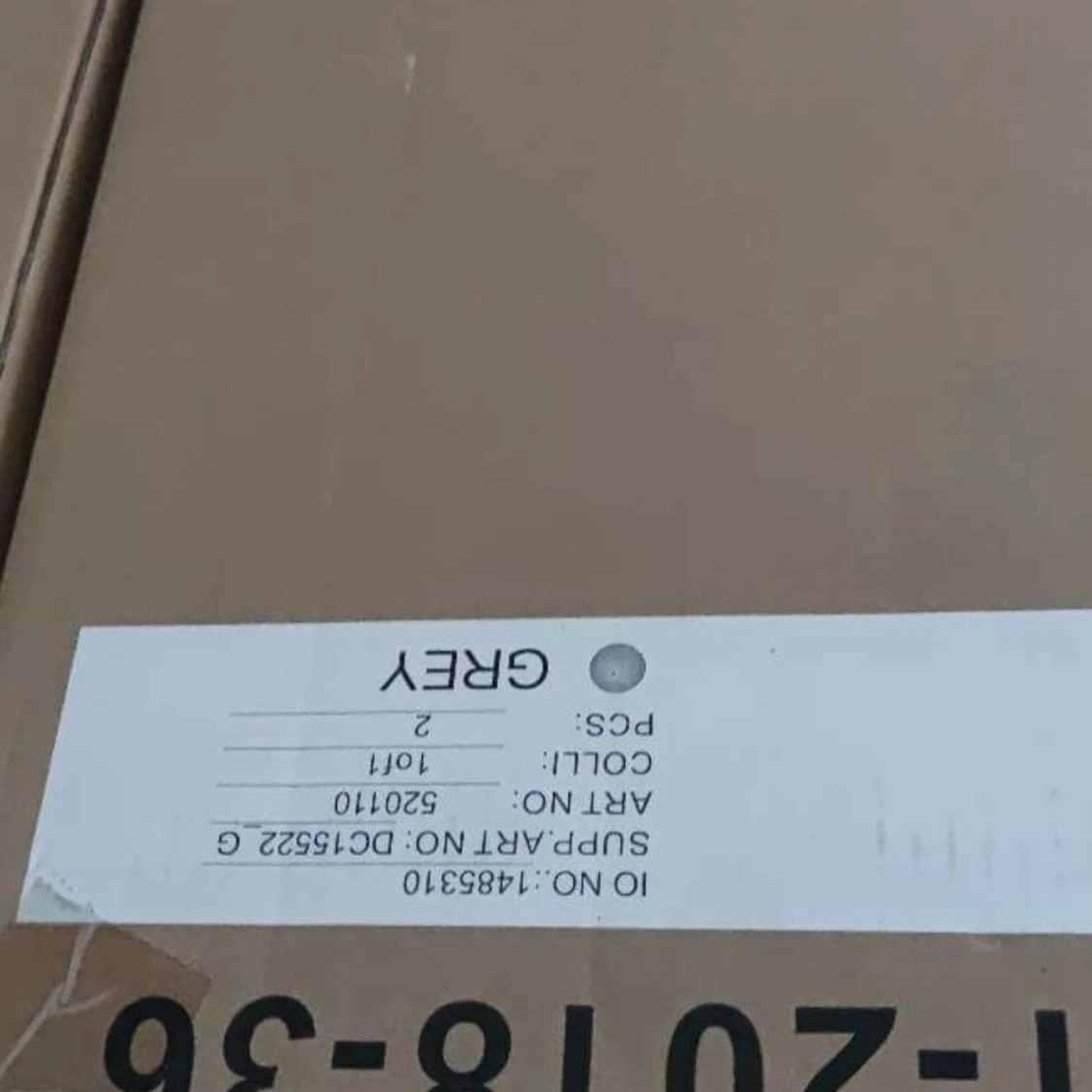 Stolar i oöppnad kartong - 90