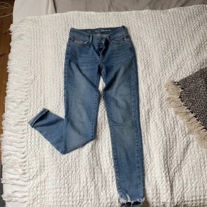 Jeans BikBok, strl xs - Sköna jeans från BikBok. Strl xs. Säljer på grund av att de är för små för mig.