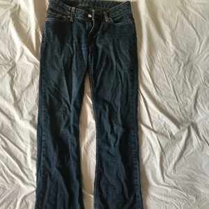 vintage levis jeans  - vintage levis jeans! storlek uppskattad till w25 typ