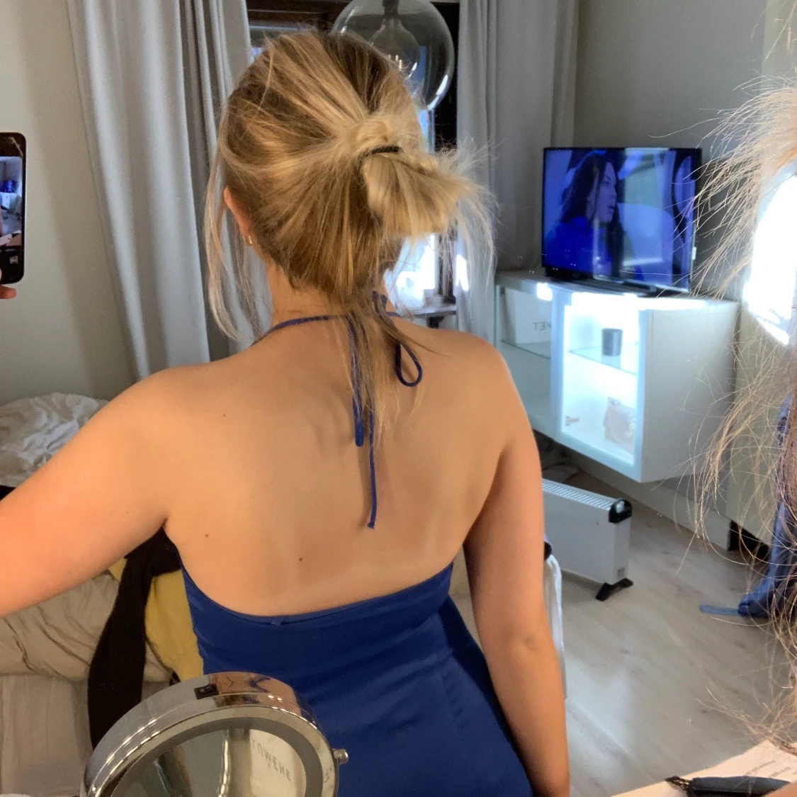 Mörkblå silkes klänning  - 90