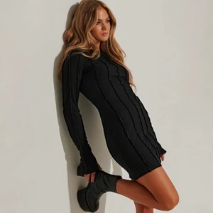 Hanna Schönberg x NAKD - snygg svart klänning, slutsåld (i M) på hemsidan. Bud från 400☺️ 