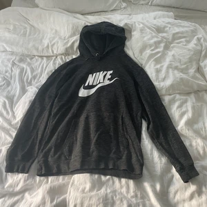 Nike hoodie - Garderobsrensning! Fin Hoodie från Nike 