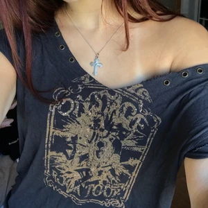 Tshirt - Ni som skrivit i kommentarerna, skriv i budgivningen istället!💖