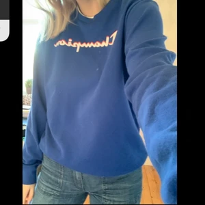 Champion tröja storlek S - Champion hoodie som ej är sliten och är i fint skick! Skicka om ni vill se fler bilder !!<3