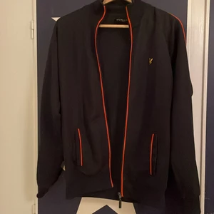 Lyle & Scott Vintage - En snygg vintage Lyle & Scott Zipper i exemplariskt skick!