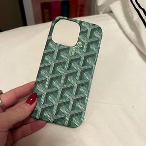 Mobilskal - ”Goyard” skal, passar iPhone 13 PRO och ev iPhone 13 och 12. 100kr