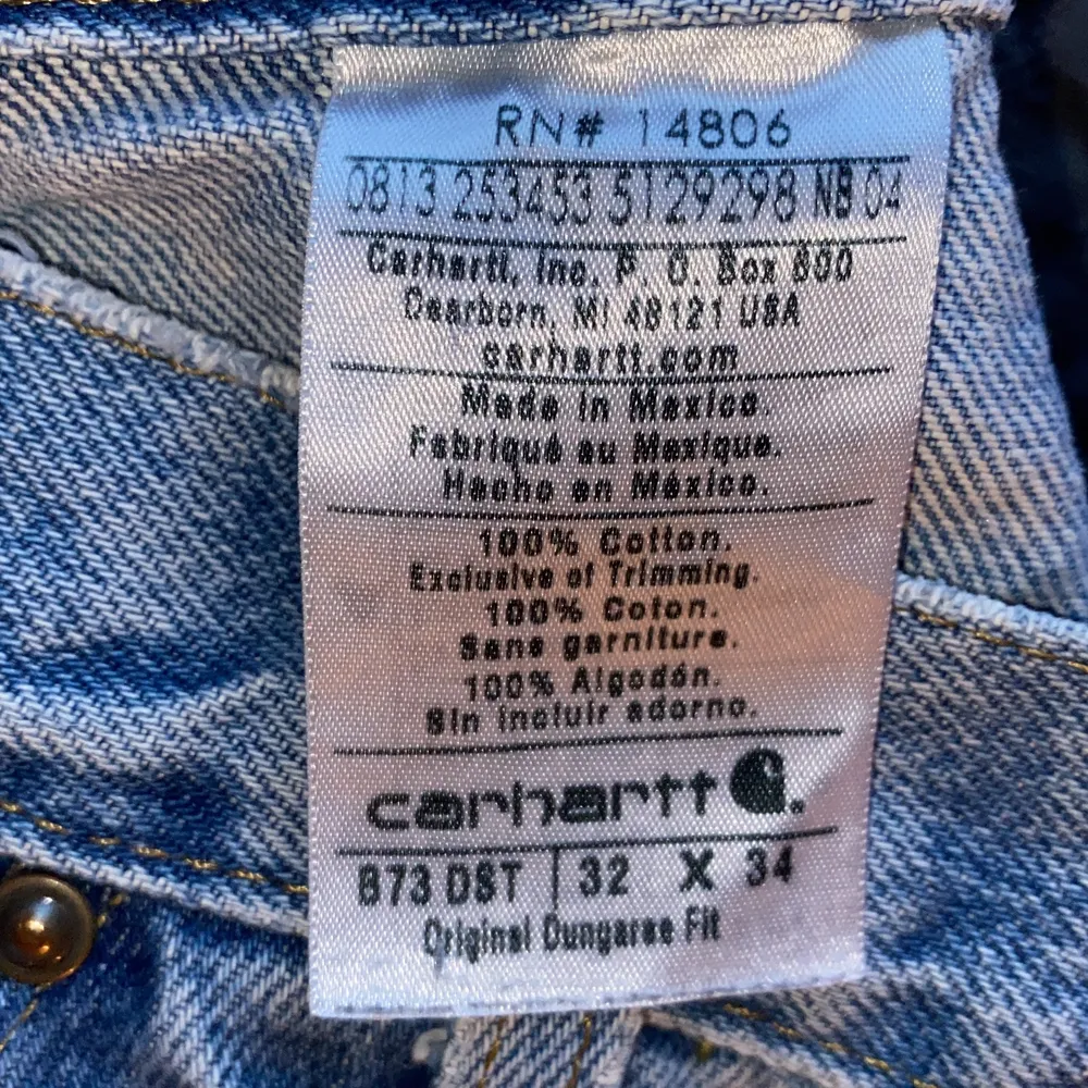 Carhartt jeans st 32x34. Slitna vid hälarna. . Jeans & Byxor.