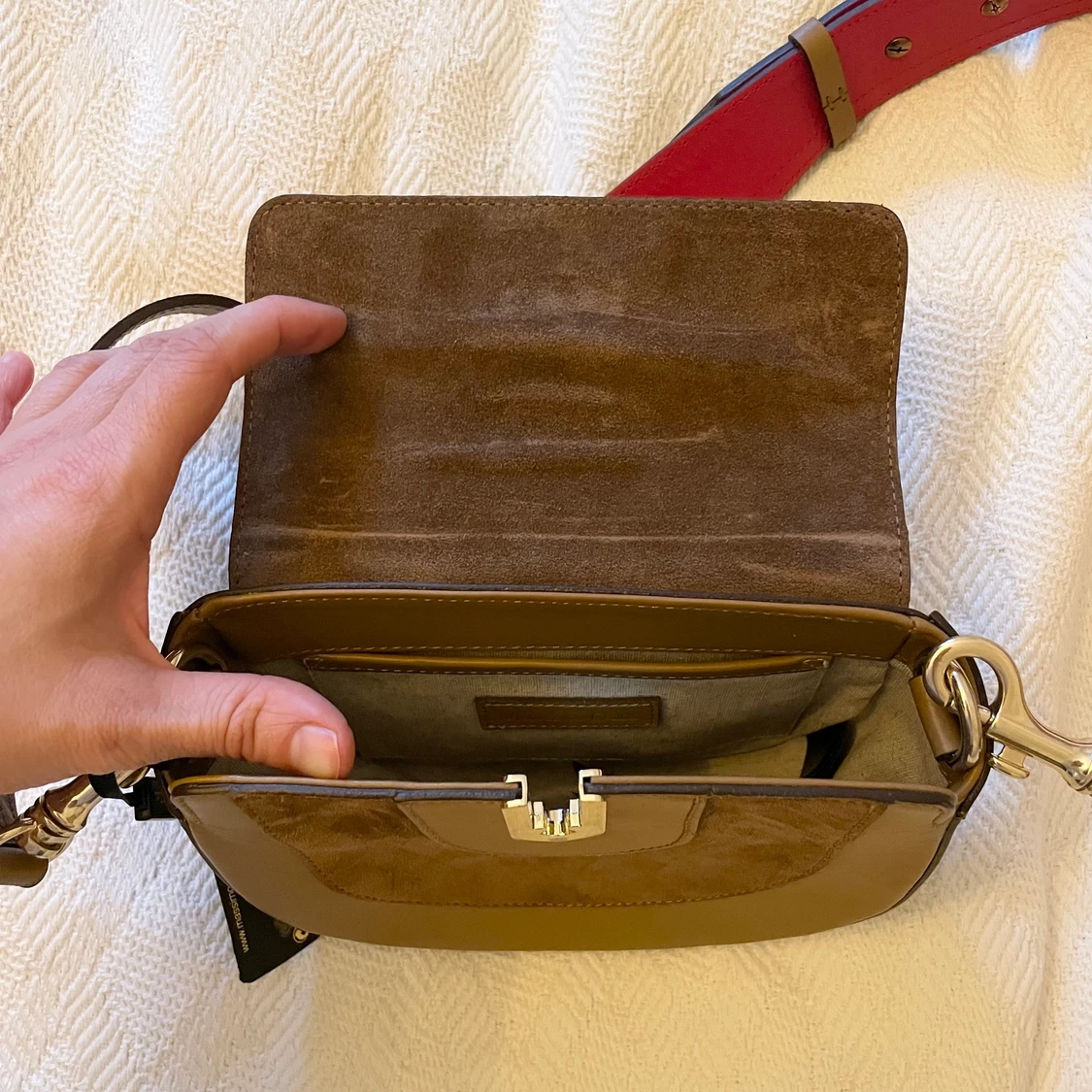 Axelremsväska från Massimo Dutti - 90