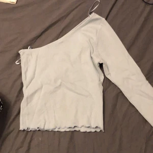 Tröja - Säljer min blåa tröja ifrån Gina pris 60 kr väldigt fint skick