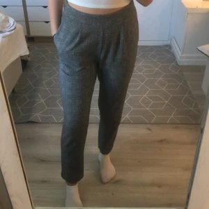 Kostymbyxor - Kostym byxor i mjukt typ, sitter fint och super sköna, från lager 157, passar på S,M,L 💞 köparen betalar frakten