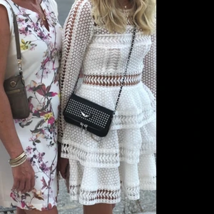 Klänning - Superfin klänning från Linn ahlborgs kollektion med NAKD som ej går att köpa längre ❤️ passar superbra på student, fest och till vardags i sommar! Säljer billigt då jag vill ha en snabb affär!