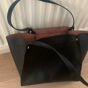 väska - stor och rymlig väska💕💕