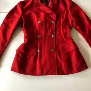 90’s Vintage Gaultier Junior kavaj  - Röd bomullskavaj superfint skick. Kemtvättas. En ägare