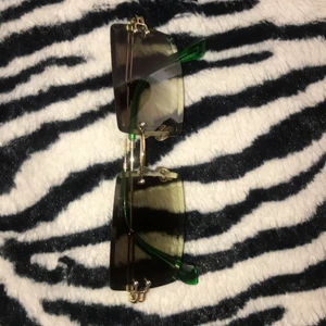 Skitsnygga solglasögon - Buda endast i kommentarerna🤍