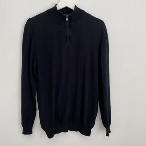 HUGO BOSS Half zip-tröjor -  padro-l - Half zip-tröjor köptes för 1900 kr från Johnells släpper den billigt, Storlek L bassar M, vid frågor eller flera bilder kom Dm