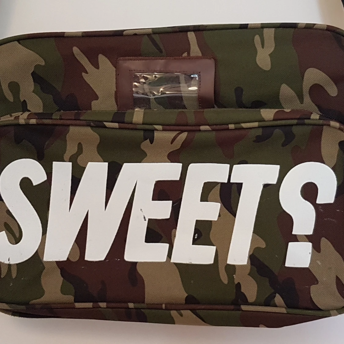 SWEET SKTBS camouflage axelremsväska - 90