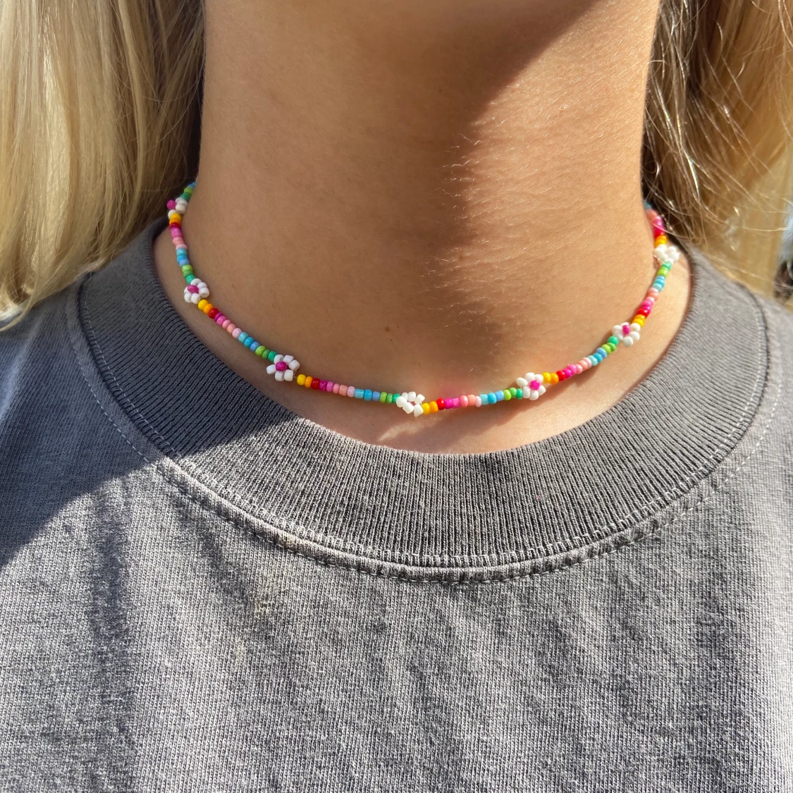 Handgjort pärlhalsband