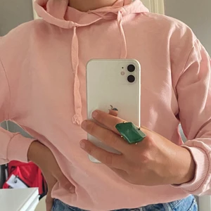 Hoodie  - Rosa hoodie, perfekt till sommaren då den är lite tunnare😙 Frakt ingår 