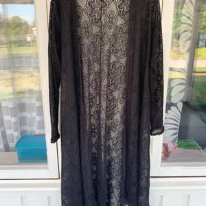 Svart Kimono  - Svart spets Kimono från New Yorker använd 1 gång🎀