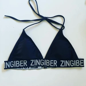 Svart fin bikini  - Storlek S. Använd ett par enstaka gånger. Säljer för har får många bikinis, men mycket fin