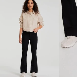 Bootcut jeans petite  - Oandvända bootcut jeans